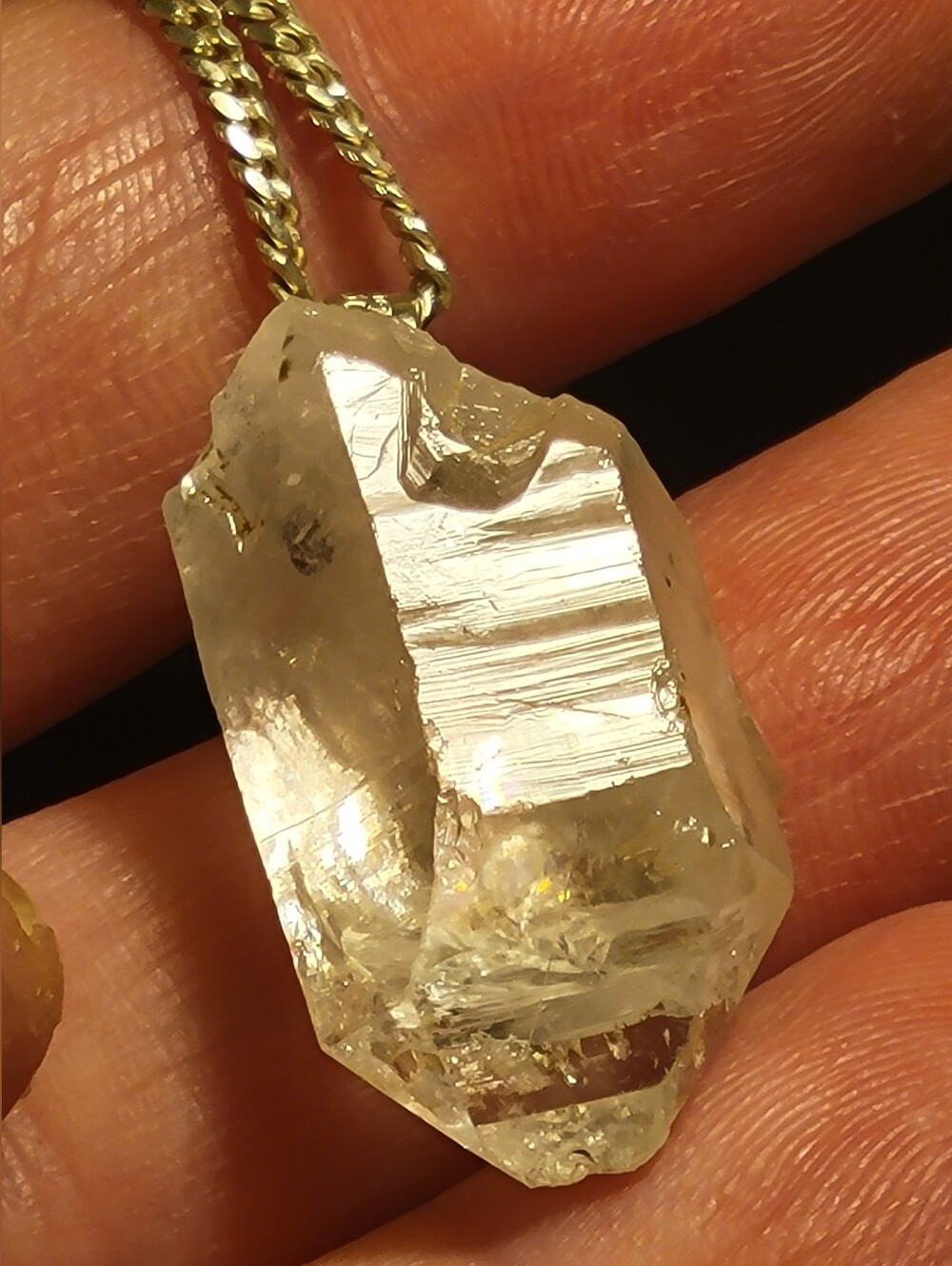 33.65ctw Natural Clear Quartz Pendant - AAA QUALITY - Unisex - 25mm